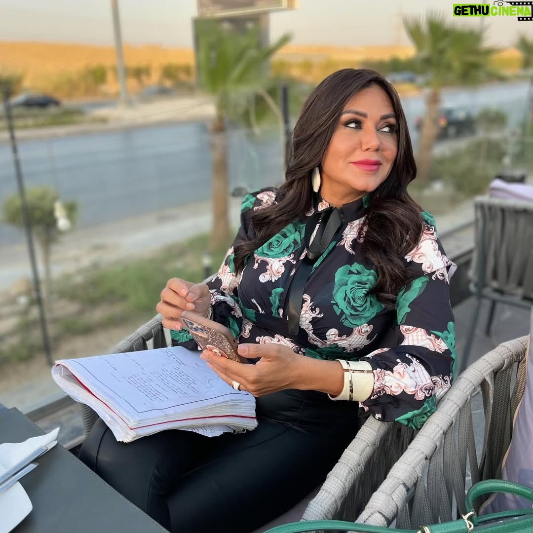 Rania Youssef - 18.9K Likes - 🥀🖤 ورد
مع المخرج محمد نبيل ❤️
#رانيا_يوسف
#ورد_ريحان