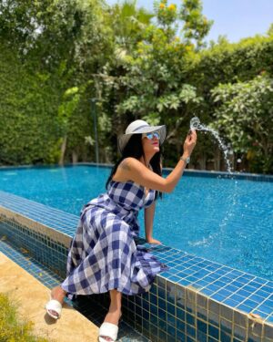 Rania Youssef Instagram - Summer’s in the air ! 🌞🩵🌼 

#raniayoussef