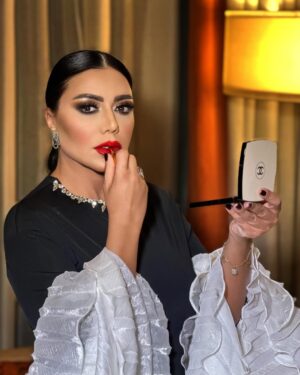 Rania Youssef Instagram - A touch of vintage charm ✨👑 

Dress & Makeup by 💄: @mohammed_ali_mustafa
