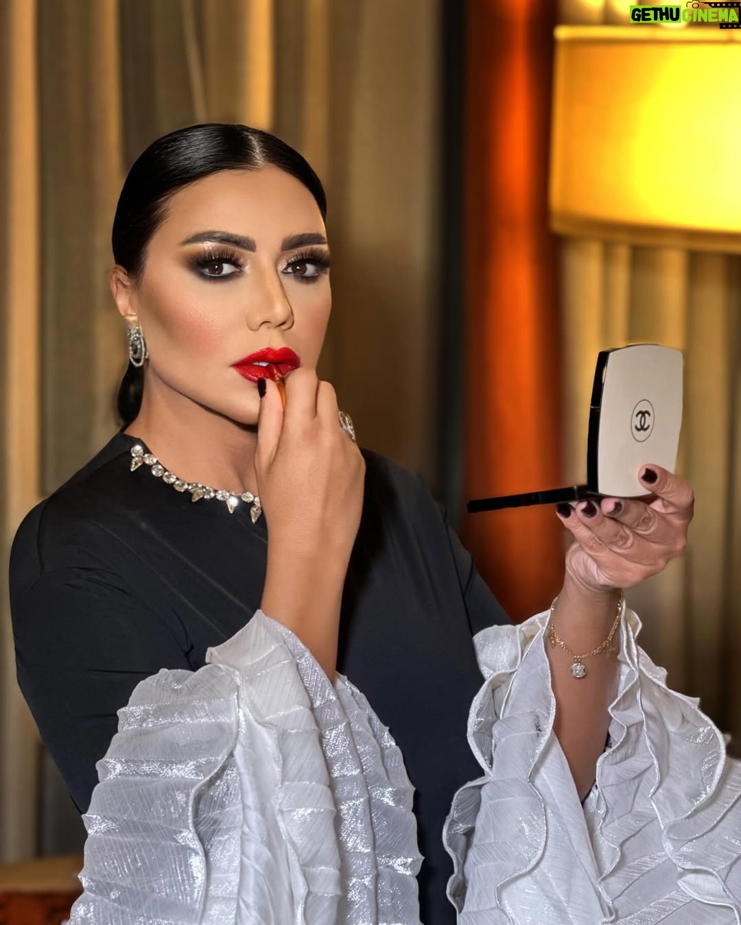 Rania Youssef - 35.1K Likes - A touch of vintage charm ✨👑
Dress & Makeup by 💄: @mohammed_ali_mustafa