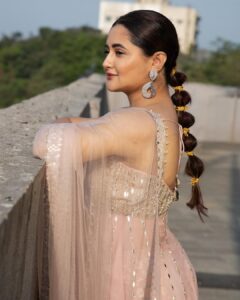 Actress Rashami Desai HD Photos and Wallpapers August 2025