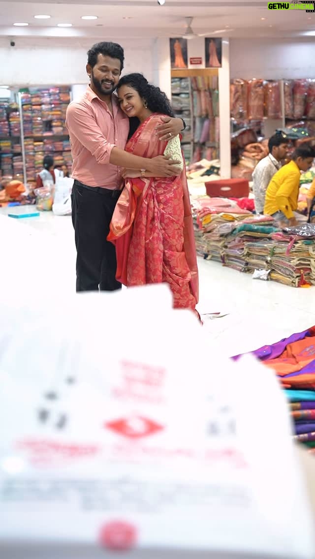 Rashmi Anpat - 112K Likes - ą¤
सला ą¤ą¤øą¤²ą¤¾ Unromantic नवरा.š£
.
.
#marathiactors #rashmianpat
