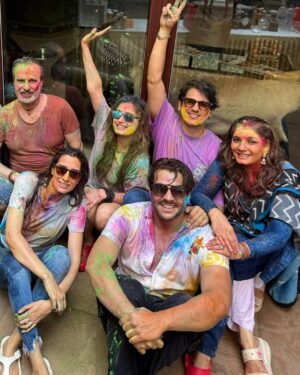 Raveena Tandon Instagram - My favourite summer days .. ! 😍🎉🎂🥳 🎨♥️