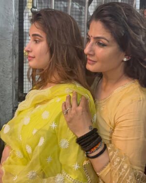 Raveena Tandon Instagram - Maha Kumbh / Kashi . 🙏🏻🕉️🙏🏻