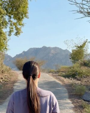 Rawan Bin Hussain Instagram - Roro the adventurer💪🏻🦋🦌⛰️🌸🤪 رورو المغامرة