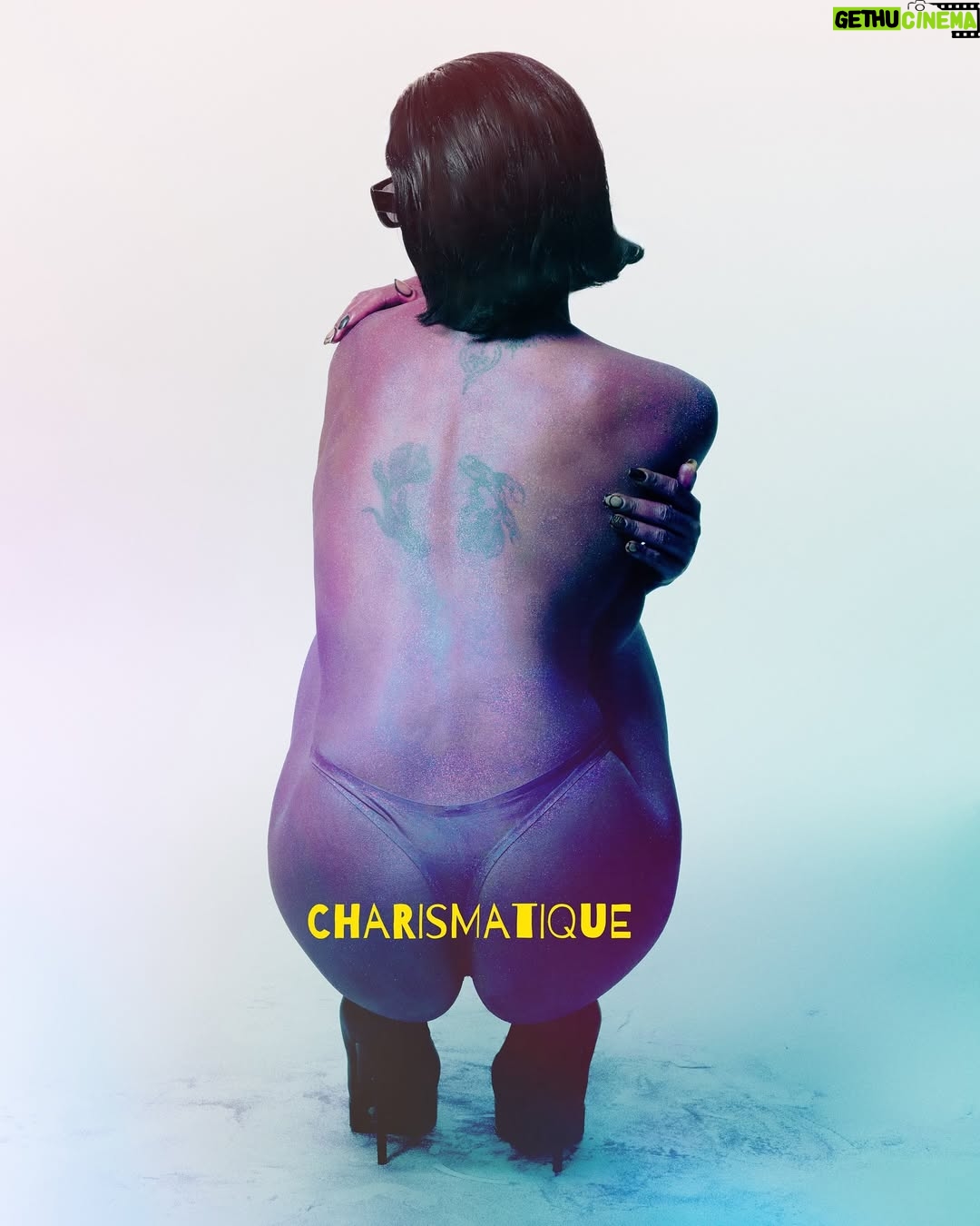 Rawell Saiidii - 2.4K Likes - ✨Métamorphose en Essence Pure ♍️🪻💜
Elle n’est pas une femme ordinaire. Elle est une essence, une vibration, une énergie qui ne se laisse jamais enfermer dans une seule définition.
Ce bodypainting n’est pas un simple art sur la peau. C’est une renaissance, un manifeste, une déclaration : Je suis toutes ces femmes à la fois.
( J’ai retravaillé chaque image pour y apporter ma vision, en ajoutant ma touche personnelle aux retouches du photographe. ) 🧠
#styliste & #directionartistique :
@celiastern
#photographer : @tiwel_
#makeup ; @datzalexmua & @lea_svlmua