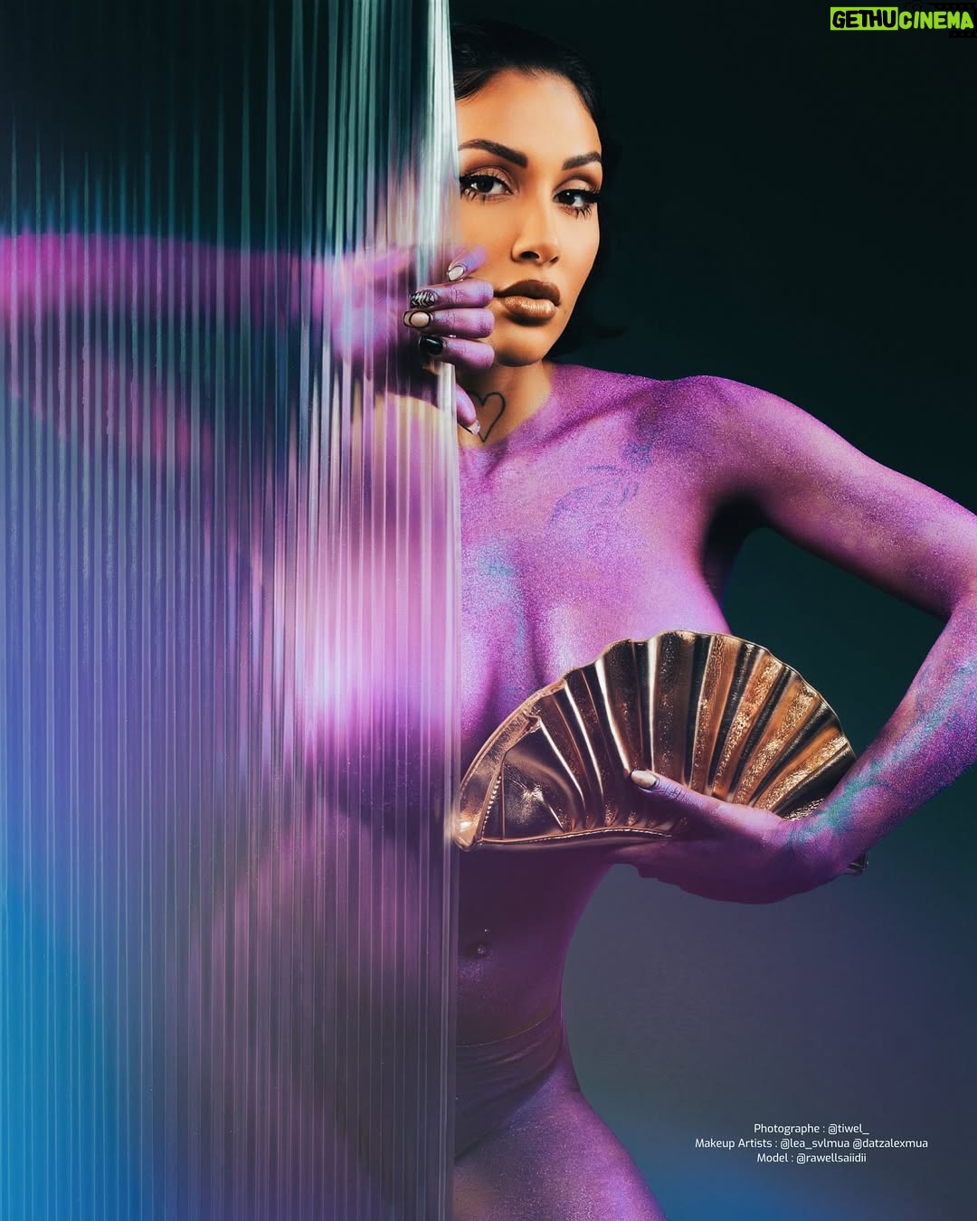 Rawell Saiidii - 2.4K Likes - ✨Métamorphose en Essence Pure ♍️🪻💜
Elle n’est pas une femme ordinaire. Elle est une essence, une vibration, une énergie qui ne se laisse jamais enfermer dans une seule définition.
Ce bodypainting n’est pas un simple art sur la peau. C’est une renaissance, un manifeste, une déclaration : Je suis toutes ces femmes à la fois.
( J’ai retravaillé chaque image pour y apporter ma vision, en ajoutant ma touche personnelle aux retouches du photographe. ) 🧠
#styliste & #directionartistique :
@celiastern
#photographer : @tiwel_
#makeup ; @datzalexmua & @lea_svlmua