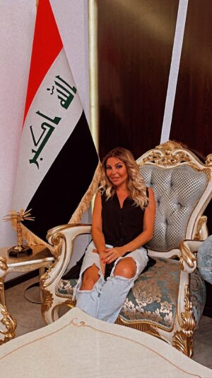 Razan Moughrabi Instagram - زيارتي لبغداد العراق اول زيارة و لكن لن تكون الاخيرة . سلامي الى اهل العراق الحبيب جمهوري عائلتي منذ زمن . كرم البلد و اهلها ككرم نهر دجلة و حبهم اصيل كاصالة الحضارات . حب و ذوق و امن و امان 🇮🇶
شكر للاعلامية جيهان الطائي 
@jiehan_altaay 
@first.lady.magazin 
على الدعوة و الحب و التكريم من قبل مجلة السيدة الاولى 
اتمنالك كل التوفيق و للعائلة الكريمة 
شكر خاص لرئاسة مجلس الوزراء على المواكبة و السهر على أمننا و راحتنا الف شكر لكل الفريق 🇮🇶
شكر اخر لمجموعة الفنانين المدعويين من كل الدول العربية احبكم هوايا ❤️
شكري الاخير لشعب العراق فديتكم 🇮🇶❤️
عيدكم مبارك