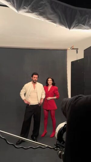 Razane Jammal Instagram - Behind the Scenes of the LOVE cover series with @arducbrs for @harpersbazaararabia x @Cartier ❣️

#AprilCover #RazaneJammal #barisarduc #harpersbazaararabia #cartier