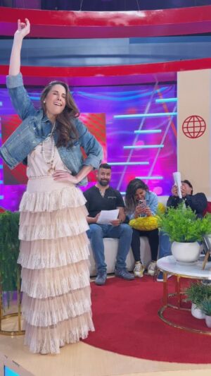 Rebeca Escribens Instagram - #Espectáculos ¡INOLVIDABLE!😱🤣 Rebe hizo las presentaciones del Miss Grand a su estilo… Ya se imaginarán cómo. 🤣 ¿Cuál fue favorito? 😱