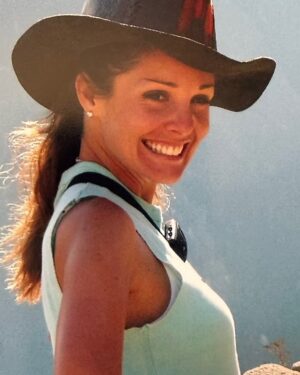 Rebeca Escribens Instagram - Allá por el 2005.
1-En Cusco grabando un institucional 
2-Foto para una revista.
3-Cuando hacía ejercicios y montaba caballo.
4-Para un catálogo de belleza.