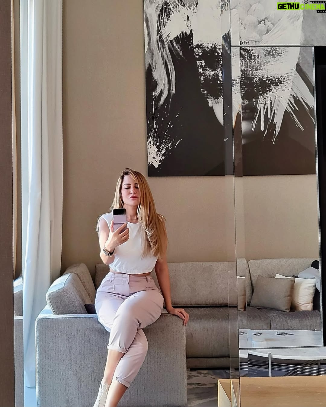 Reem Mustafa - 101.7K Likes - Mirror Selfie Attitude 💜

@slsdubai

#slsdubai #dubai