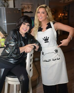 Reem Mustafa Instagram - من امتع الحلقات كان ليا الشرف شكراً استاذة @essyounis شكراً لكل فريق العمل
شكر خاص @yasminalieldin @bydanakhedr @haythamaminsalon @marwaysaad @aya.raouf @glamour.jewellery 
يارب تكون البمية عجبتكوا 💃