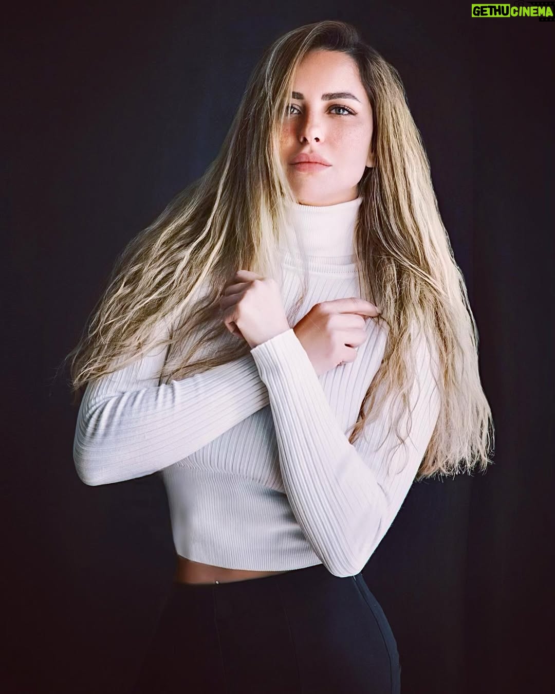 Reem Mustafa - 86.5K Likes - “Black & White Living In A Colorful World”