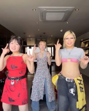 ReiNa Instagram - #RHTokyoJennieChallenge 🍒✨

@reina_queenme🐯 @rena_hattori🐰 @guffawrico777 🐲

@rhtokyo_official 

#WSWF
#RHTokyo
#3R
#仲間
#ズッ友
#ぶちかまそうね
#優勝
#jennie
#Likejennie
#월드오브스우파
#스우파3 
#스우파