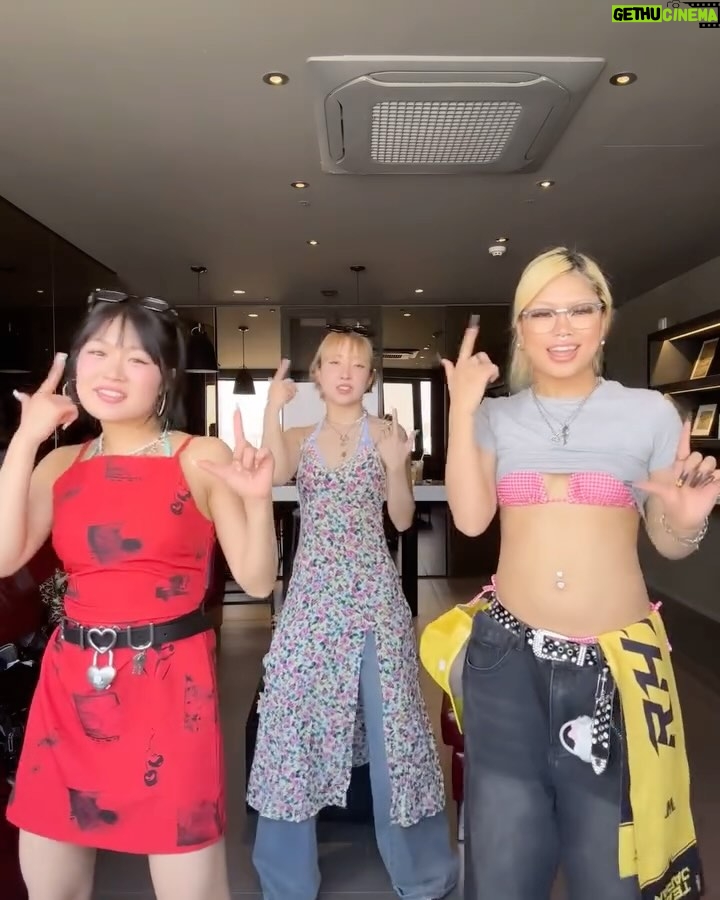 ReiNa - 39.9K Likes - #RHTokyoJennieChallenge 🍒✨
@reina_queenme🐯 @rena_hattori🐰 @guffawrico777 🐲
@rhtokyo_official
#WSWF
#RHTokyo
#3R
#仲間
#ズッ友
#ぶちかまそうね
#優勝
#jennie
#Likejennie
#월드오브스우파
#스우파3
#스우파