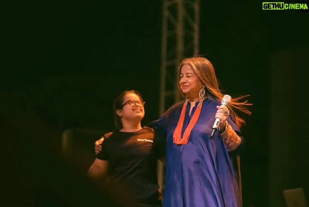 Rekha Bhardwaj - 1.7K Likes - A night to remember, Bhopal.
Love you, my dostums!
Thank you for all the ❤️
See you again soon!
-Love, @rekha_bhardwaj
📸 - @peppered_yolk
#RekhaBhardwaj #RekhaBhardwajLive #LiveinBhopal #RaagFest