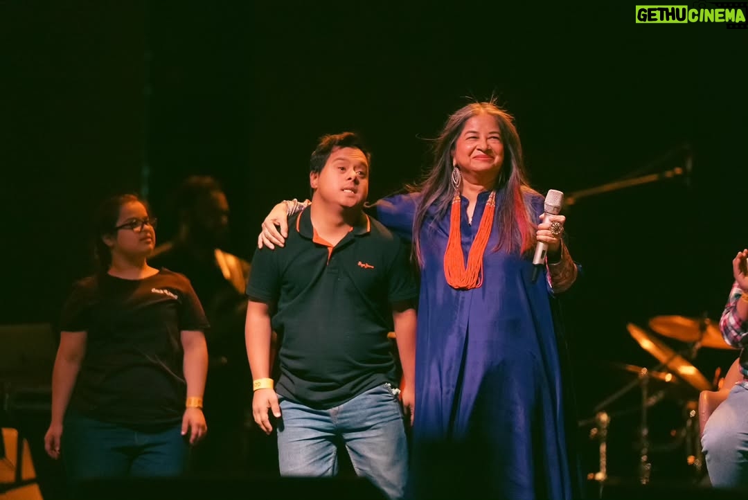 Rekha Bhardwaj - 1.7K Likes - A night to remember, Bhopal.
Love you, my dostums!
Thank you for all the ❤️
See you again soon!
-Love, @rekha_bhardwaj
📸 - @peppered_yolk
#RekhaBhardwaj #RekhaBhardwajLive #LiveinBhopal #RaagFest