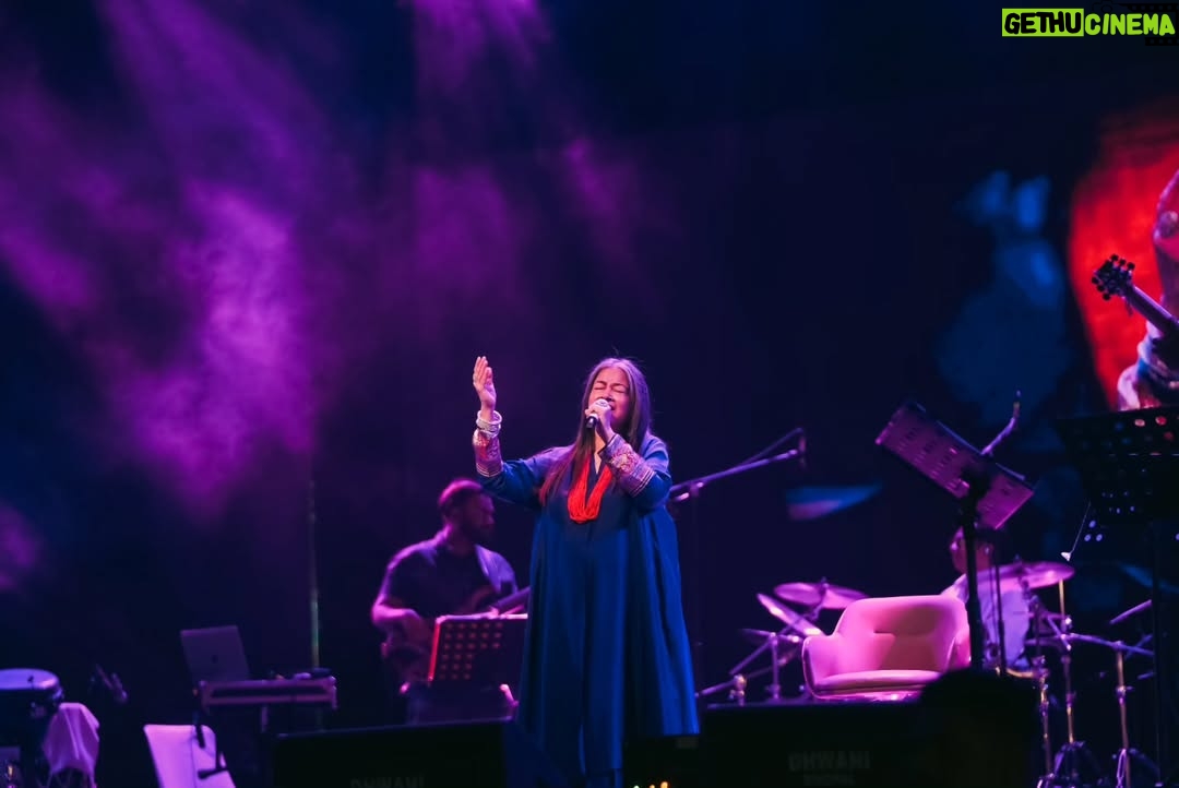 Rekha Bhardwaj - 1.7K Likes - A night to remember, Bhopal.
Love you, my dostums!
Thank you for all the ❤️
See you again soon!
-Love, @rekha_bhardwaj
📸 - @peppered_yolk
#RekhaBhardwaj #RekhaBhardwajLive #LiveinBhopal #RaagFest