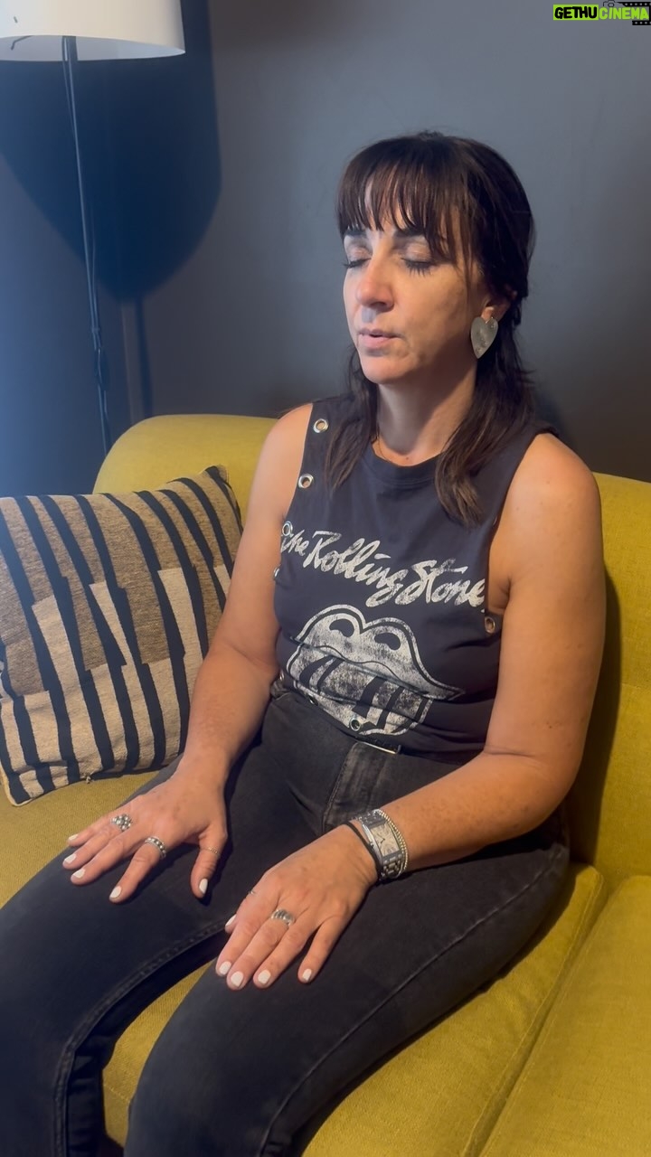 Renata Bravo - 1K Likes - RTT transforma tu vida al desbloquear miedos, traumas y creencias limitantes. Mejora la confianza, comunicación, rendimiento, relaciones, salud y bienestar emocional. Es eficaz en una amplia variedad de temas como ansiedad, estrés, insomnio, adicciones, procrastinación, autoestima, fobias y relación con el dinero,
Confianza y autoestima
Mentalidad obsoleta
Hablar en público y comunicación
Procrastinación
Ansiedad
Manejo del estrés e insomnio
Problemas de dinero
Bloqueos de idioma
Rendimiento físico y mental
Control del dolor
Adicciones
Fertilidad
Traumas
Desempeño sexual
Hábitos nocivos
Control de la ira y pensamiento negativo
Bloqueos mentales
Problemas de alimentación y sobrepeso
Problemas físicos y de salud
Miedos y fobias
Memoria, concentración y enfoque
Relaciones amorosas y profesionales
Regeneración celular
Sindromes Burnout
Más información katavasquez.coach@gmail.com @katavasquezcl