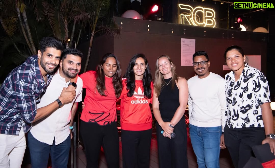 Renuka Singh - 154K Likes - Family away from family ā„ļø#rcb
A lifetime of memories with these people ā„ļø @royalchallengers.bengaluru
