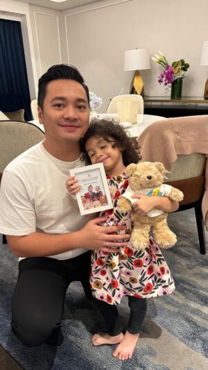 Rianti Cartwright Instagram - Happy birthday to the love of my life. Beberapa minggu yang lalu Cara Rose kekeuh mau ke mall beliin kado ulang tahun untuk Babanya, thankfully we were able to keep it a secret. Happy birthday @casalfonso we love you so much ♥️