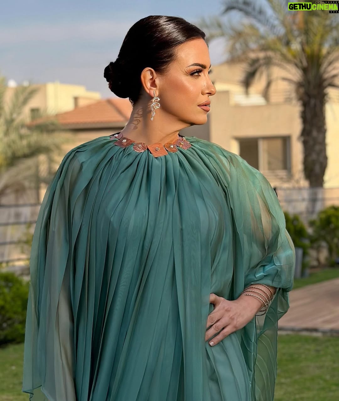 Riham Abdel Ghafour - 72.2K Likes - "I believe in being strong when everything seems to be going wrong. I believe that happy girls are the prettiest girls. I believe that tomorrow is another day, and I believe in miracles." AUDREY HEPBURN. Styled by @abier_ansary Make up @abdallahelrefaeii Hair @mahmoud_hair_stylist Full look @dinouche.designs
