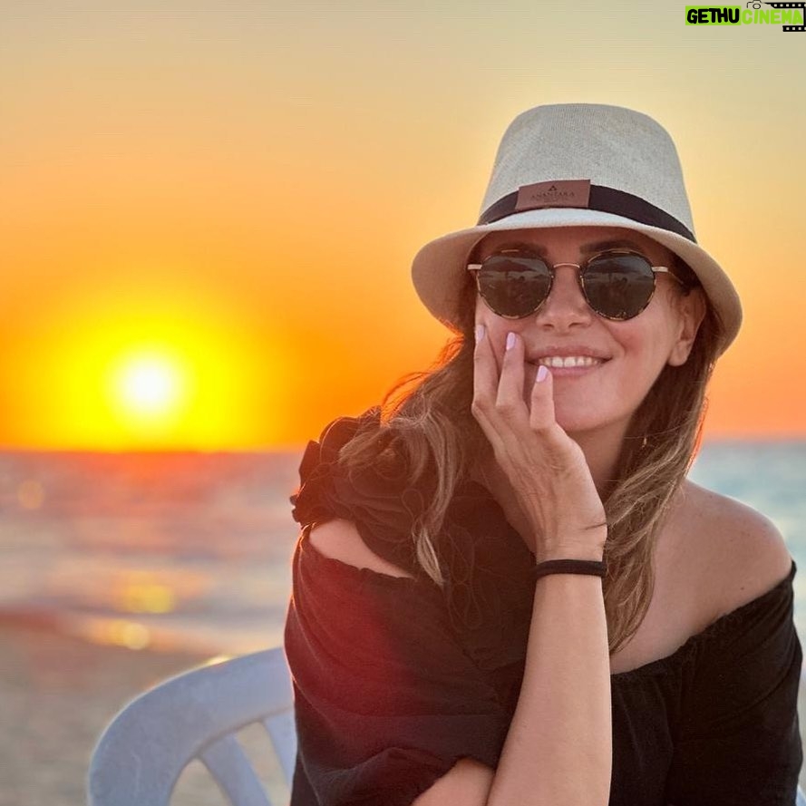 Riham Abdel Ghafour - 15.9K Likes - يا شمس غيبي في بحور الغروب ☀️