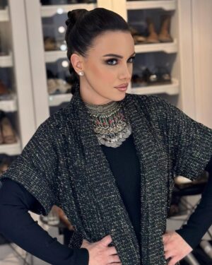 Riham Abdel Ghafour Instagram - 🖤 Styled by @abier_ansary  @make up @abdallahelrefaeii  Hair @mahmoud_hair_stylist