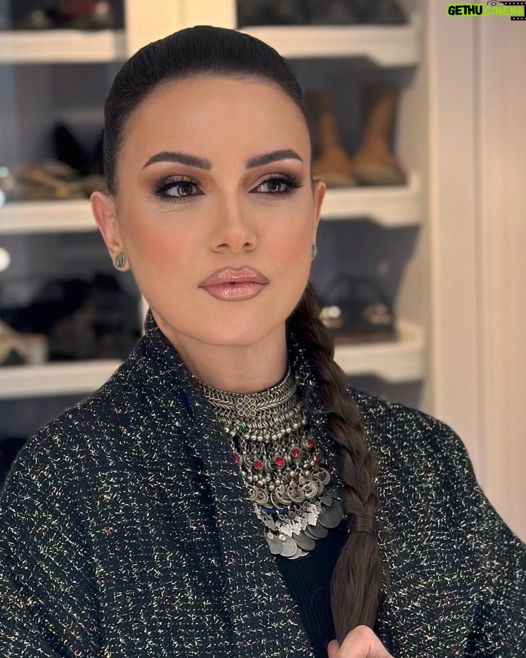 Riham Abdel Ghafour - 16.4K Likes - 🖤 Styled by @abier_ansary @make up @abdallahelrefaeii Hair @mahmoud_hair_stylist