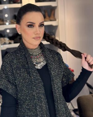 Riham Abdel Ghafour Instagram - 🖤 Styled by @abier_ansary  @make up @abdallahelrefaeii  Hair @mahmoud_hair_stylist