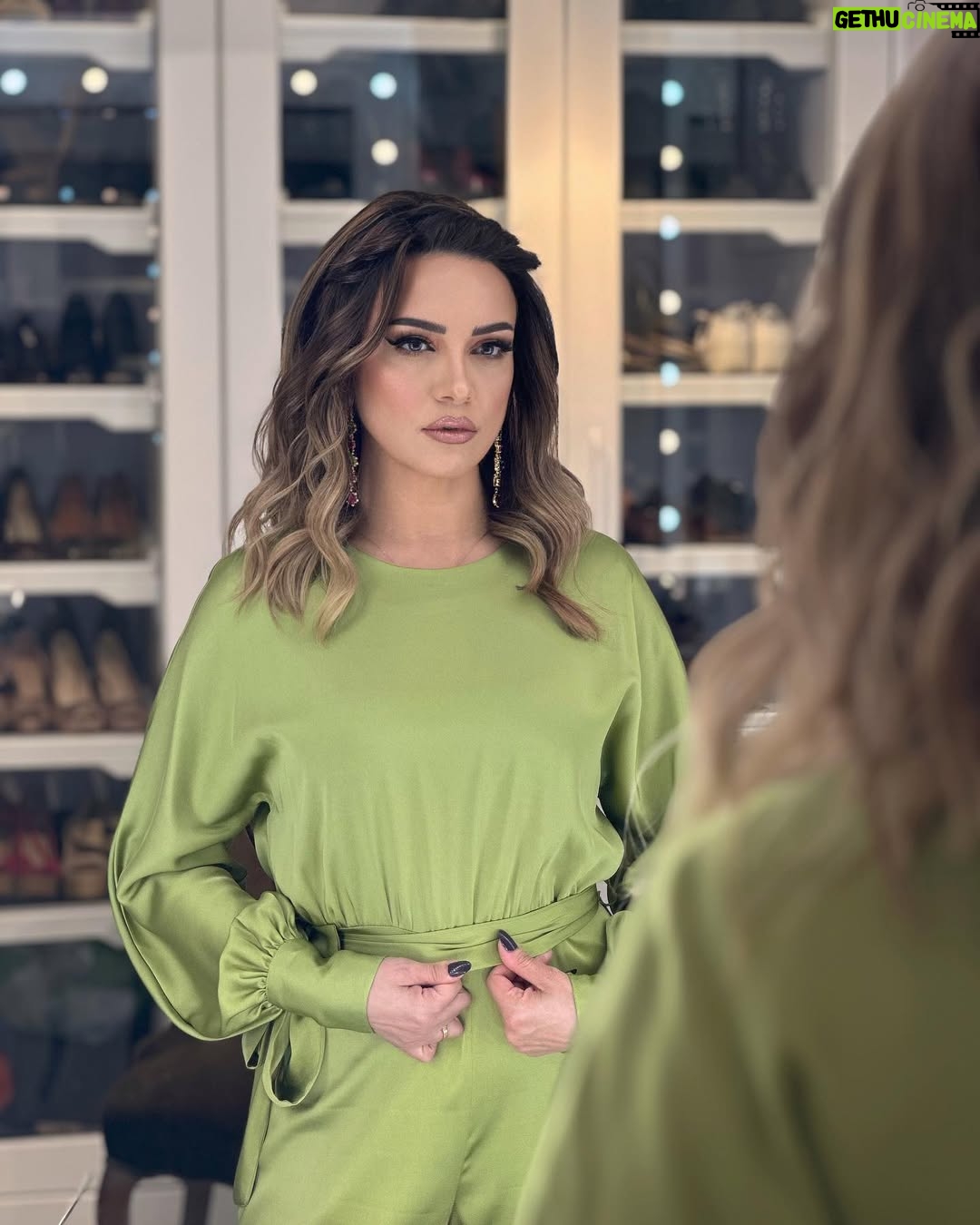 Riham Abdel Ghafour - 12.9K Likes - Rico @rihamabdelghafour 🤍⭐️
Makeup @abdallahelrefaeii
Jewelry @dimajewellery
@nam_oosy 📸