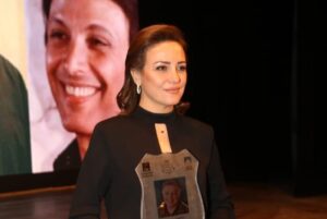 Riham Abdel Ghafour Instagram - من حفل تكريم ابويا حبيبي وأغلي انسان ليا في الوجود 
سيبتنا يا حبيبي بس سيرتك الحلوة وأثرك الطيب النبيل عمره ما حيسيبنا
بشكر كل من ساهم في اليوم الجميل ده سواءً  بالڤيديو أو بالحضور 
وطبعاً شكر خاص لأساتذتي المنظمين لليوم 
  دكتور اشرف زكي @ashrafzakyoffical دخالد جلال  @khaledgalalofficial 
 د أيمن الشيوي 
وزميلي وصديقي ايهاب فهمي  @ehabfahmyoffical  أسألكم الفاتحة والدعاء لأبي.