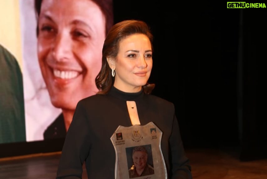 Riham Abdel Ghafour - 13.5K Likes - من حفل تكريم ابويا حبيبي وأغلي انسان ليا في الوجود
سيبتنا يا حبيبي بس سيرتك الحلوة وأثرك الطيب النبيل عمره ما حيسيبنا
بشكر كل من ساهم في اليوم الجميل ده سواءً بالڤيديو أو بالحضور
وطبعاً شكر خاص لأساتذتي المنظمين لليوم
دكتور اشرف زكي @ashrafzakyoffical دخالد جلال @khaledgalalofficial
د أيمن الشيوي
وزميلي وصديقي ايهاب فهمي @ehabfahmyoffical أسألكم الفاتحة والدعاء لأبي.