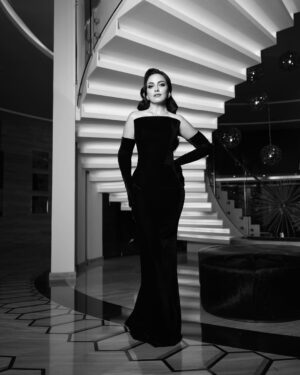 Riham Abdel Ghafour Instagram - Before going to the lavender carpet of the joy awards 💜 Glam team stylist @islam.mitwally dress @solacelondon jewellery @glamour.jewellery make up @manargamilmakeupartist  hair dresser @hanan_hairstyle2015 📸 @soma_photography19