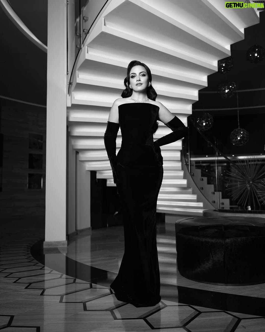 Riham Abdel Ghafour - 13.5K Likes - Before going to the lavender carpet of the joy awards 💜 Glam team stylist @islam.mitwally dress @solacelondon jewellery @glamour.jewellery make up @manargamilmakeupartist hair dresser @hanan_hairstyle2015 📸 @soma_photography19
