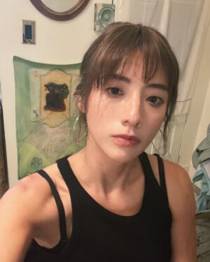 Rima Zeidan Instagram - 她是莉蓮，她性感也脆弱，聰明卻也懷疑。是故事裡的壞人，還是那個不願照劇本走的女人？

⁣在《親密之海》裡，我走進她的心。
希望你們能在她身上，看見某個曾經的自己。

Her name is Lillian. Sensual yet fragile,
sharp but constantly questioning herself.

She’s used to being seen
yet terrified of being truly seen.
Is she the villain in your story, or just the girl who refused to play by your rules?

I stepped into her world.
I hope, through her, you’ll see a part of yourself too.
————

📀 想邀請你們跟我一起參與《親密之海》的1、2放映會。

📌在這則貼文下方留言，
最希望看到我挑戰的角色類型⬇️

我們會在4/10 之前抽出10位幸運兒
一起參與4/13的《親密之海》放映

《親密之海》  1、2集放映會 映後

日期｜2025.04.13
地點｜松仁威秀 泰坦廳
時間｜17:00