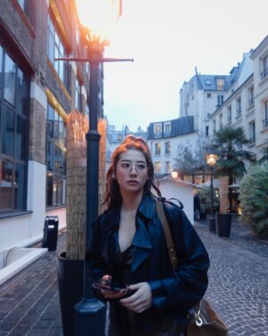 Rima Zeidan Instagram - Evening walks, leather jackets, sous la pluie.

綿綿細雨的巴黎。

@allsaintstaiwan