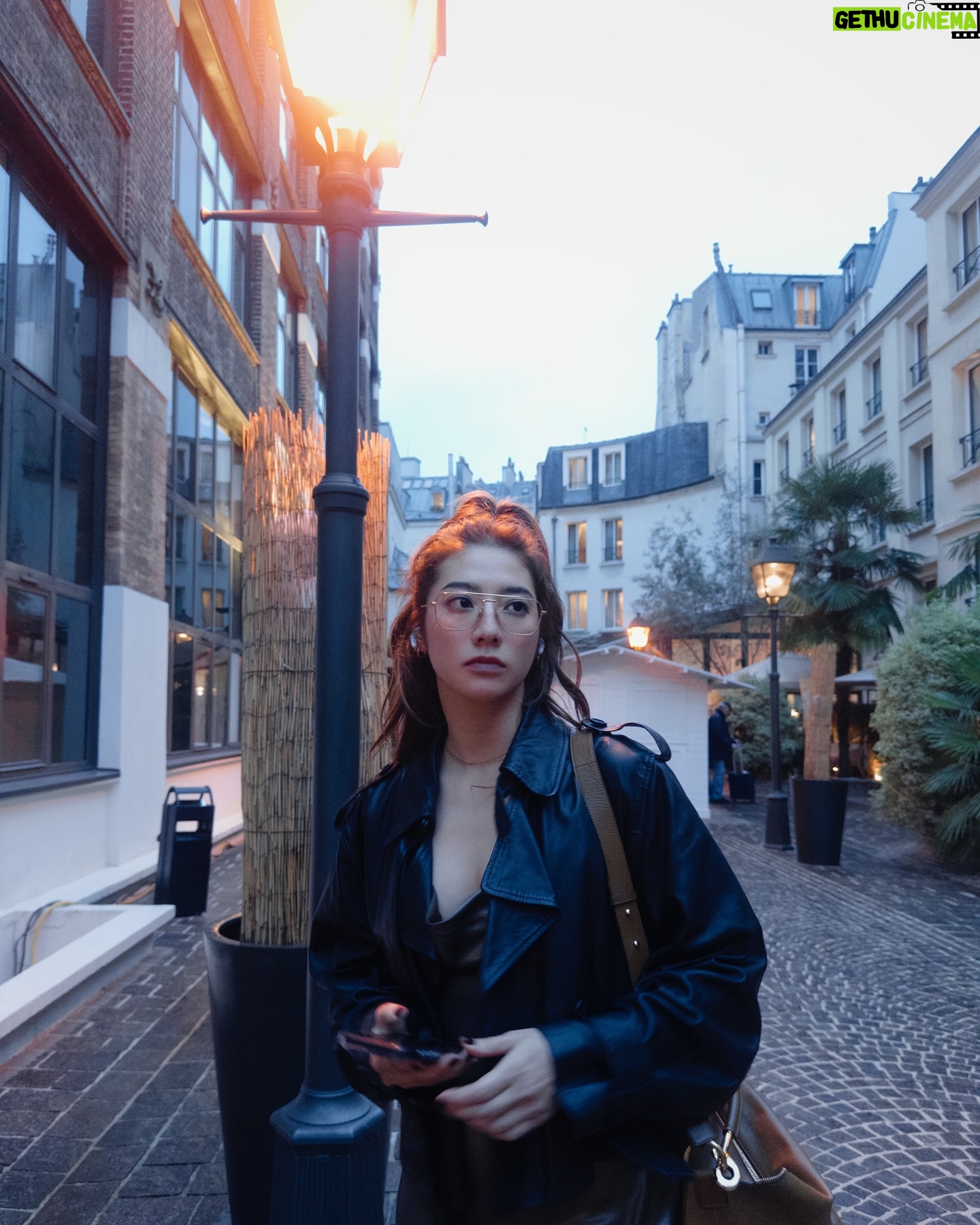 Rima Zeidan - 20.2K Likes - Evening walks, leather jackets, sous la pluie.
綿綿細雨的巴黎。
@allsaintstaiwan