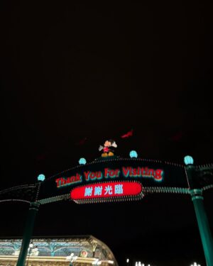 Rio Uchida Instagram - #香港ディズニー ❤️🖤🫶

めちゃくちゃ寒くてまずはパーカー購入！笑
でも全然並ばずにお目当てのもの全て制覇できて
最高に楽しかった😆