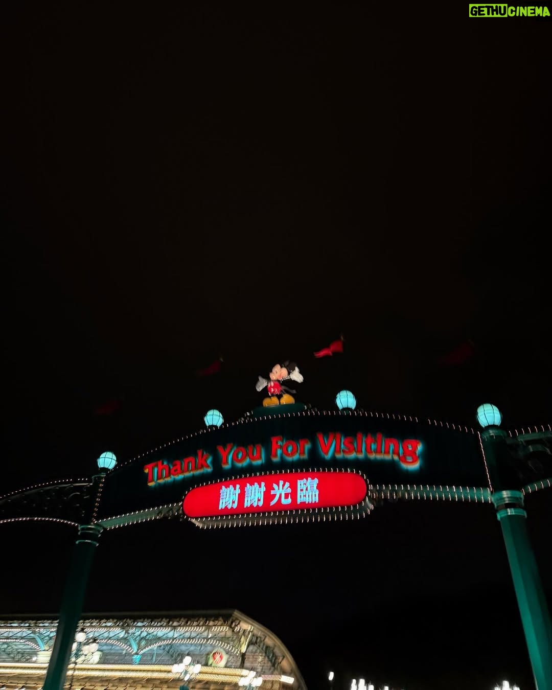 Rio Uchida - 50.3K Likes - #香港ディズニー ❤️🖤🫶
めちゃくちゃ寒くてまずはパーカー購入!笑
でも全然並ばずにお目当てのもの全て制覇できて
最高に楽しかった😆