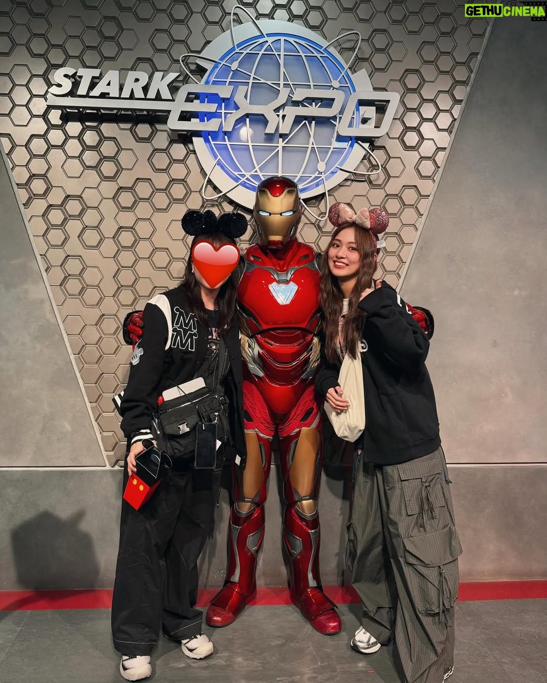 Rio Uchida - 50.3K Likes - #香港ディズニー ❤️🖤🫶
めちゃくちゃ寒くてまずはパーカー購入!笑
でも全然並ばずにお目当てのもの全て制覇できて
最高に楽しかった😆