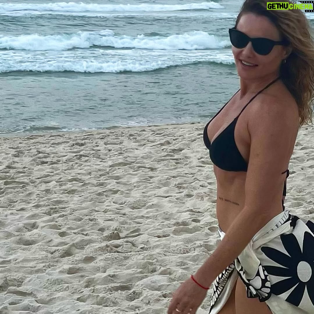 Rita Guedes - 15.5K Likes - Terminou esse domingo maravilhoso! 🌈 Uma ótima semana pra vocês , com fé e energia boa .
“ O fraco jamais perdoa . O perdão é uma das características do forte “ (Mahatma Gandhi)