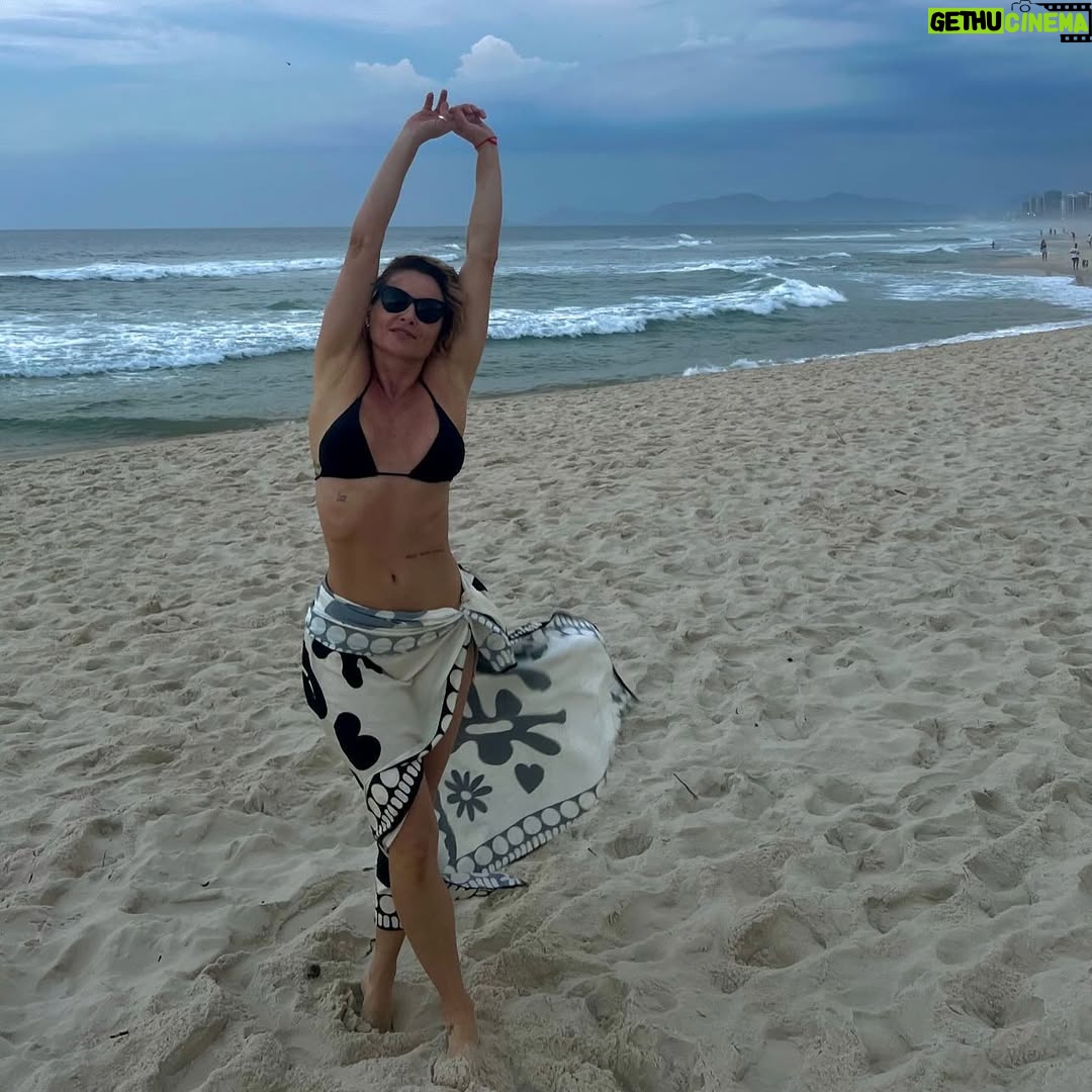Rita Guedes - 15.5K Likes - Terminou esse domingo maravilhoso! 🌈 Uma ótima semana pra vocês , com fé e energia boa .
“ O fraco jamais perdoa . O perdão é uma das características do forte “ (Mahatma Gandhi)