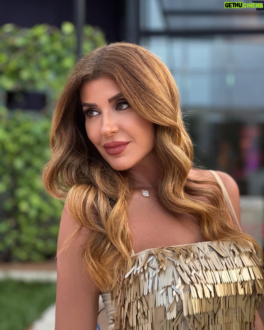 Rita Harb - 97.5K Likes - Golden look⭐️🌟✨ @qesmawnaseeb season 2
#ritaharb #RH #ريتا_حرب
Outfit @maison.kairos @beymen
Heels @dolcegabbana
Stylist @lelemoda90 @aya_kassas_
Photographer @directstudio @loulou_khafaja
Jewelry @mj7jewellery
Make up @iremkilicli