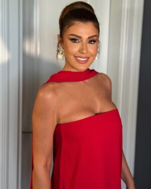Rita Harb Instagram - ♥️♥️ @qesmawnaseeb ♥️♥️

#rita_harb #ريتا_حرب #RH 

Dress & Jewelry @auroreezzedine 
Make up @iremkilicli 
Hair @gorkem_hairdresser 
Stylist @busekochan