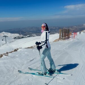 Rita Hayek Instagram - لبنان الحلو🇱🇧❄️

#ritahayek #ريتا_حايك #snow #lebanesemountains #faraya #ski #skiinlebanon