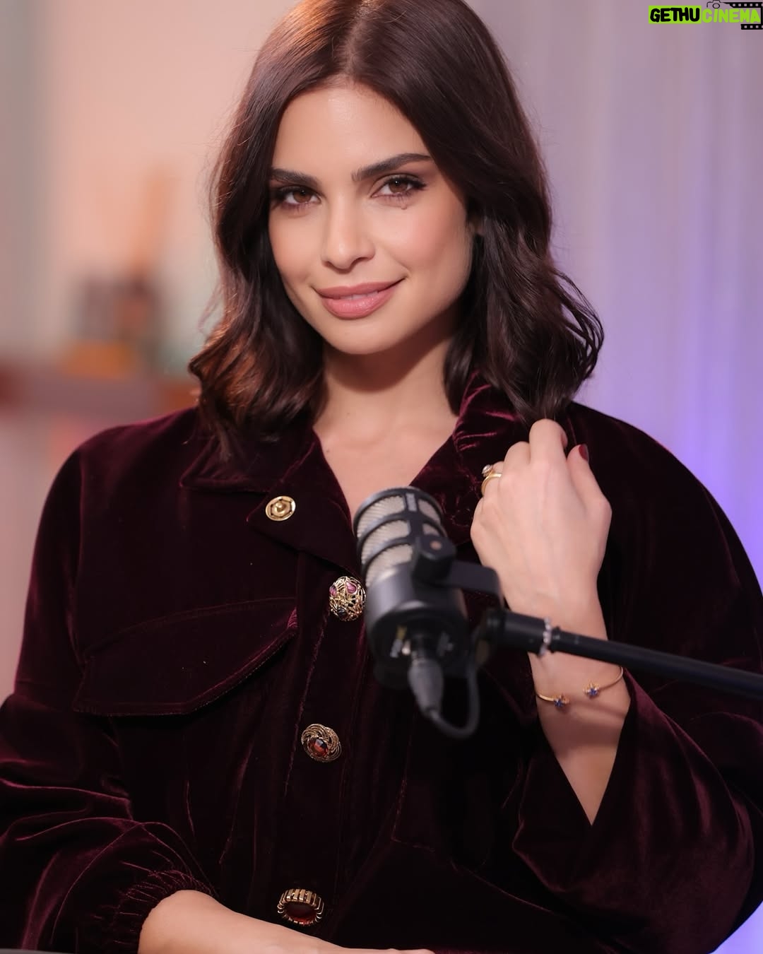 Rita Hayek - 4K Likes - ‼️Link in Bio‼️ So many things I wanted to talk about and it all came out during this heartfelt conversation at my place with @joumanaboueid #yalla_ne7ki at 9PM on @lbctv 🤍
إشيا كتير كان عبالي إحكي فيا، حكيتها مع جومانا بو عيد #يلا_نحكي
اللّيلة عال٩ عال@lbctv
@blueforburgundy
@eliashanna.mua
@sarah.keyrouz
#ritahayek #ريتا_حايك #podcast #joumanaboueid