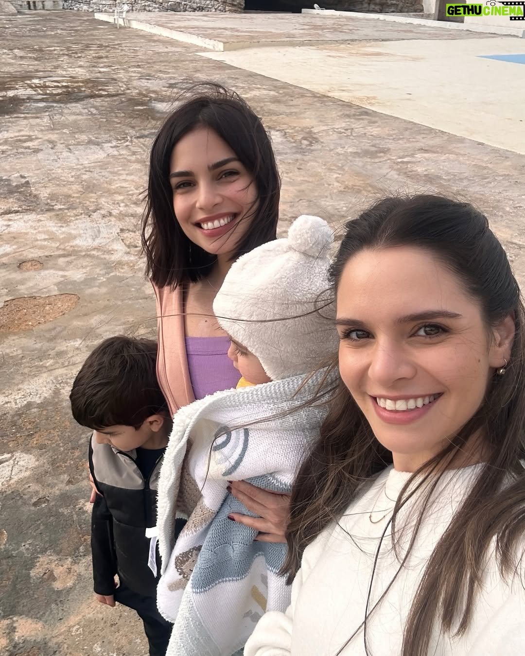 Rita Hayek - 5.8K Likes - ☀️🐈 🌊 💜