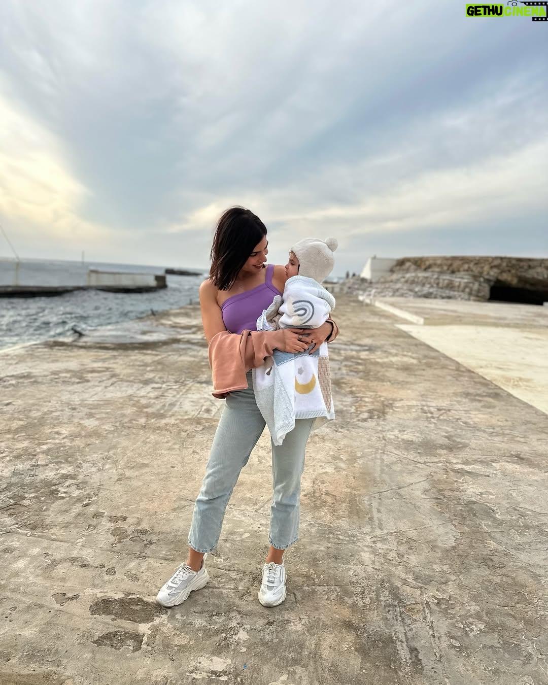 Rita Hayek - 5.8K Likes - ☀️🐈 🌊 💜